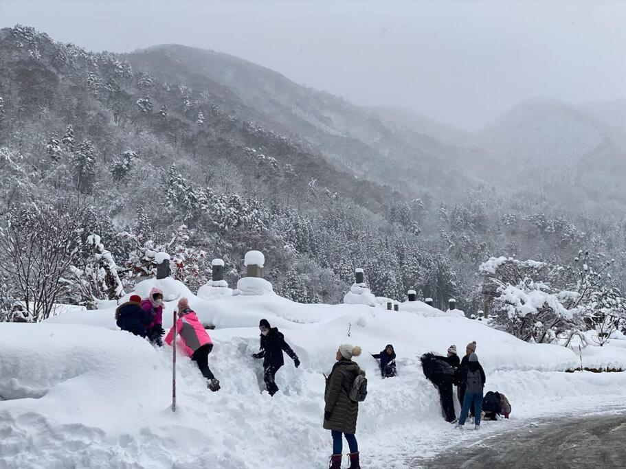 Way Shirakawago - Private, Free Parking And Newly Opened 2022 Way Shirakawago Apartment Luaran gambar